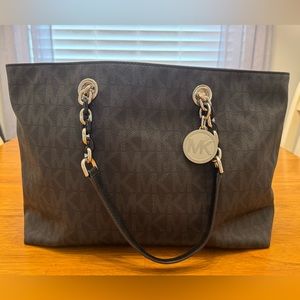 Michael Kors Signature Tote EUC